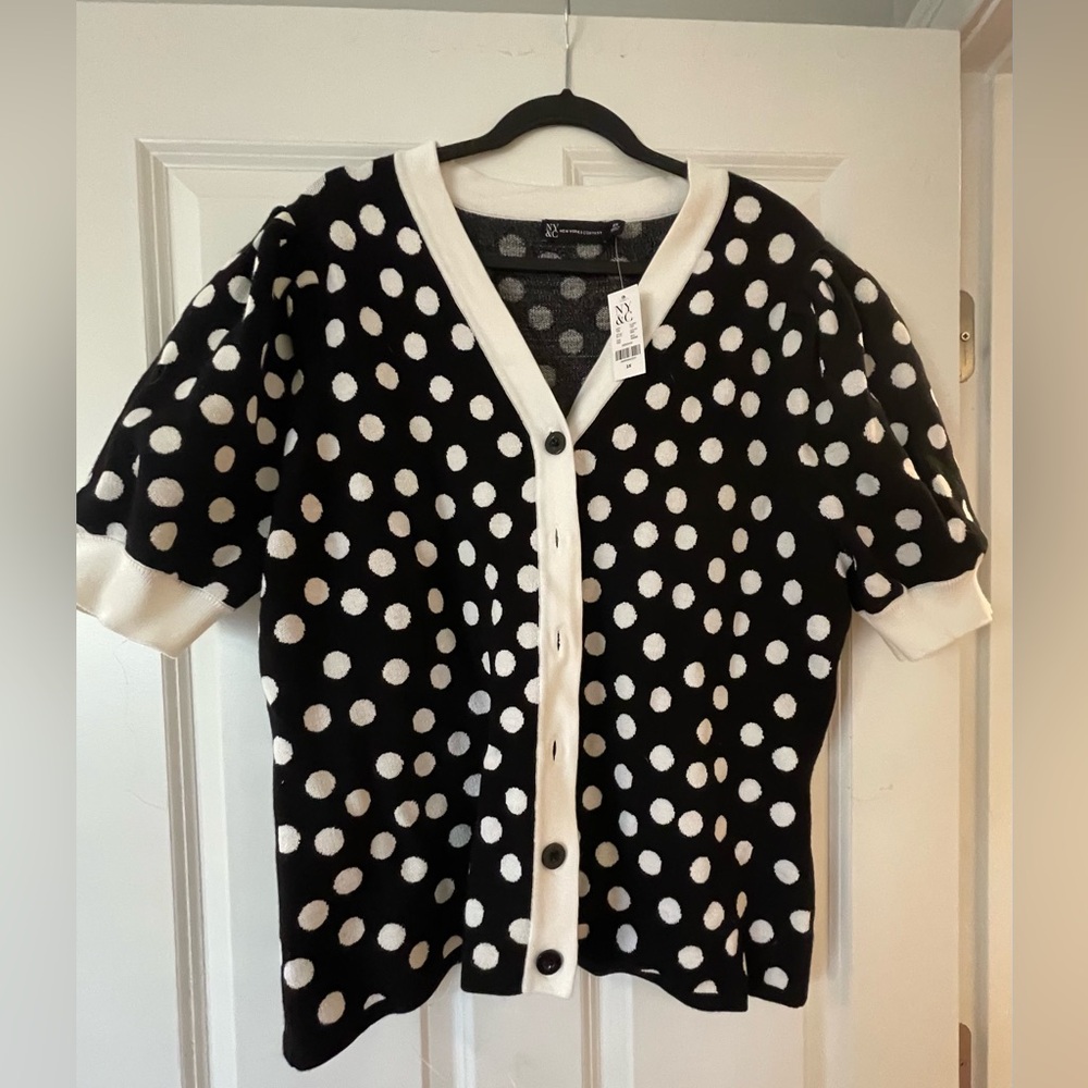 Polkadot sweater with short, puff sleeves NWT